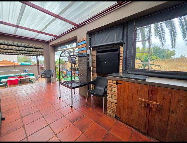 3 BEDROOM HOUSE FOR SALE IN NEW REDRUTH